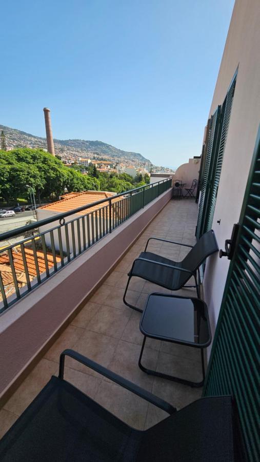Garden And Seaview Apartment - Free Parking Фуншал Екстер'єр фото