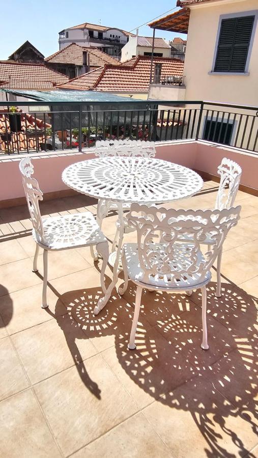 Garden And Seaview Apartment - Free Parking Фуншал Екстер'єр фото